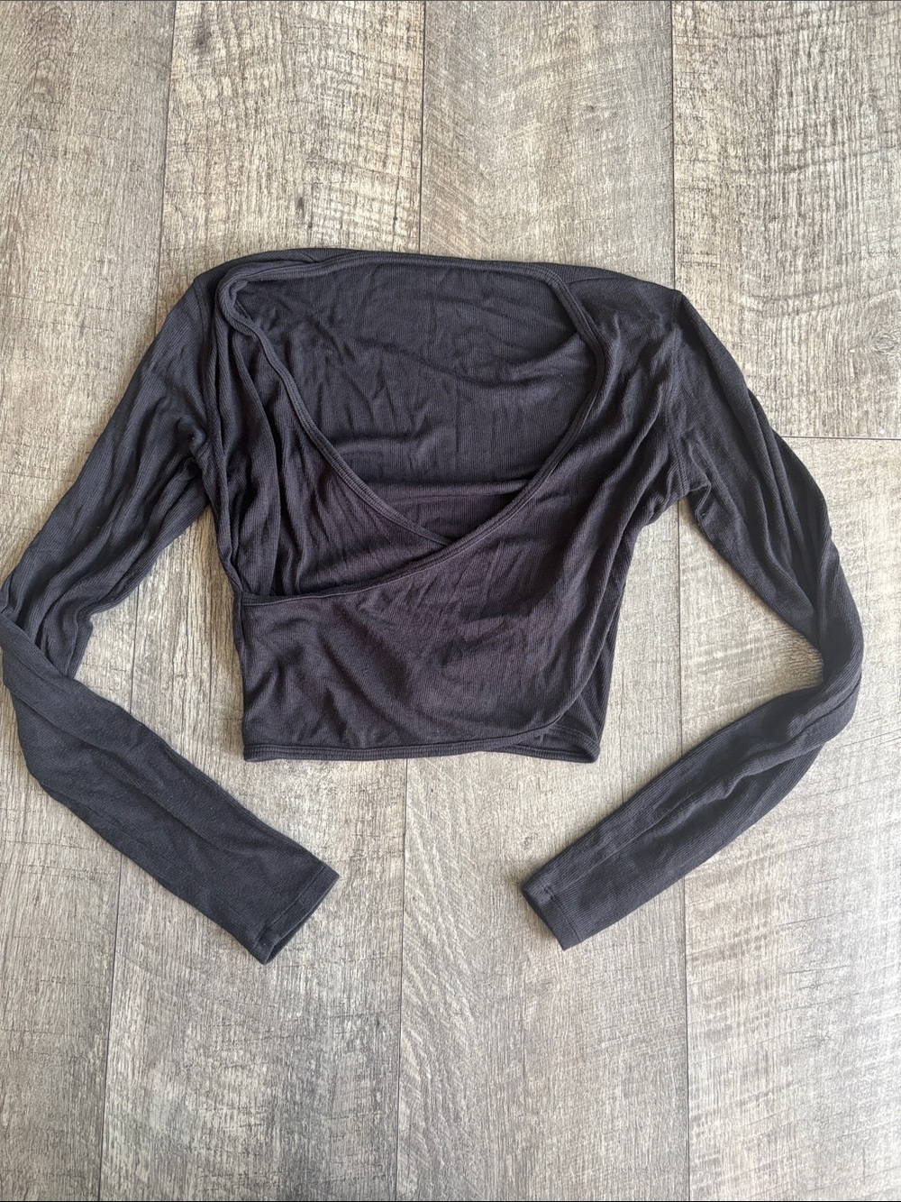 lululemon athletica Black Long-Sleeve Wrap Crop